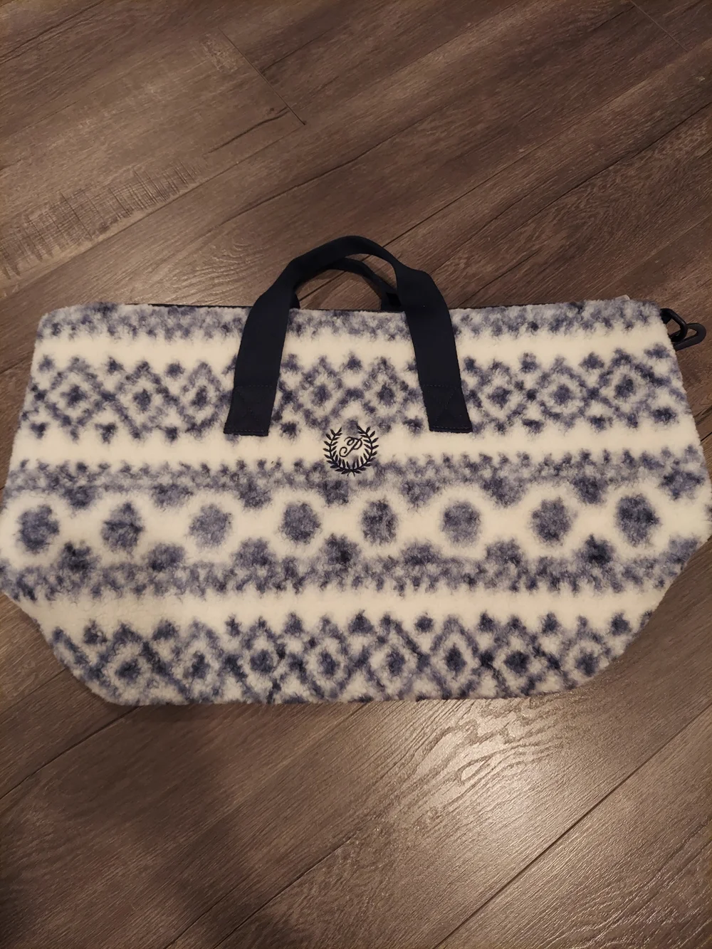 NWT Victoria's Secret PINK Cozy Plush Weekender Bag - Fair Isle Sherpa - Picture 3 of 7